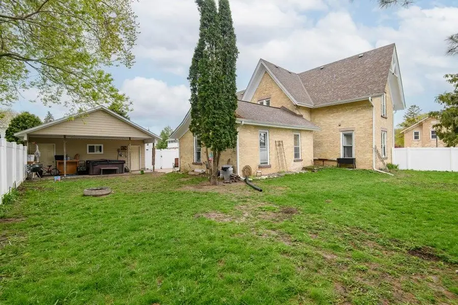 308 Kettle Moraine Dr S, Slinger, WI 53086 - #2
