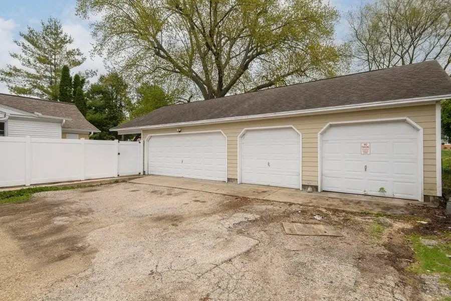 308 Kettle Moraine Dr S, Slinger, WI 53086 - #3
