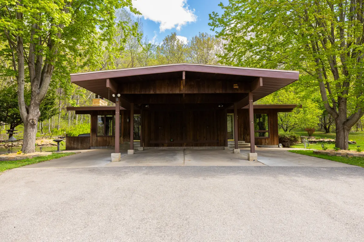 715 Alpine Ln, Onalaska, WI 54636 - #1