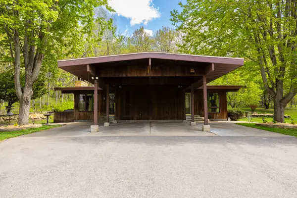 715 Alpine Ln, Onalaska, WI 54636