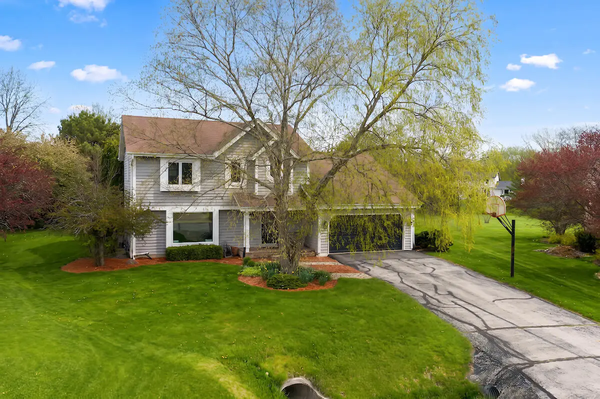 2400 Tammy Ln, Caledonia, WI 53402 - #1