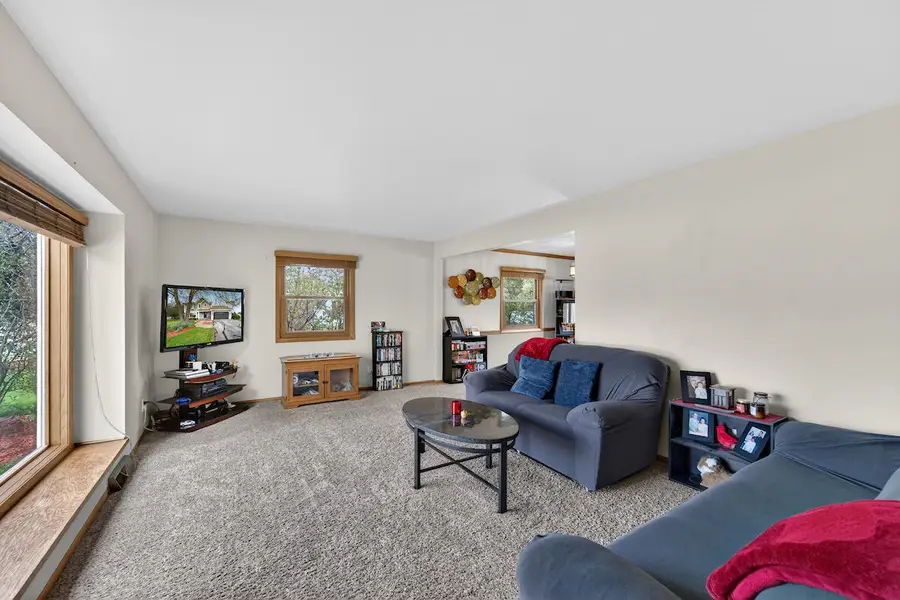 2400 Tammy Ln, Caledonia, WI 53402 - #3