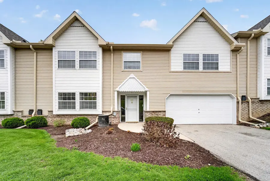390 Dustin Dr, Brookfield, WI 53045 - #2