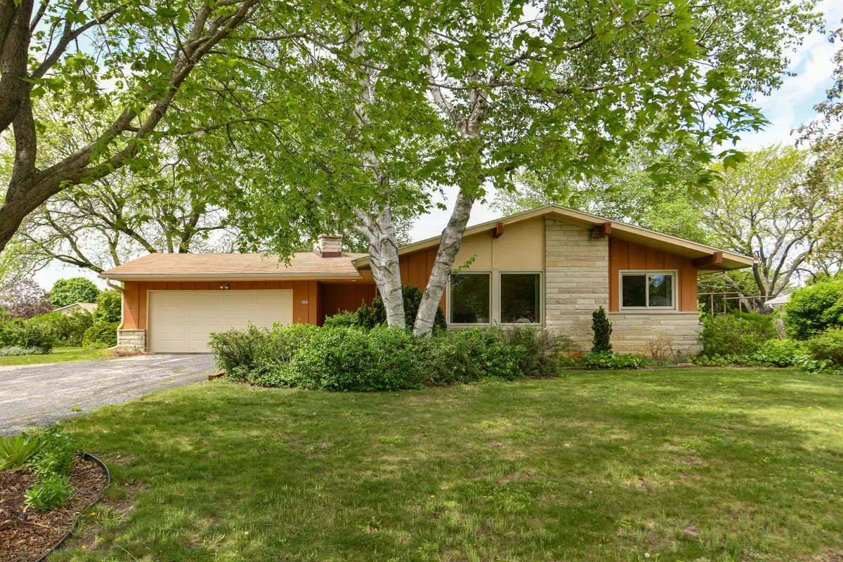 4585 S Harland Dr, New Berlin, WI 53151 - #1