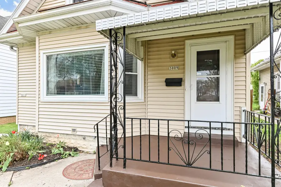 3009 S 48th St, Milwaukee, WI 53219 - #2