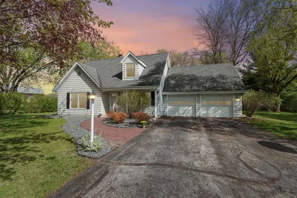 S76W23210 Woodland Ct, Vernon, WI 53103
