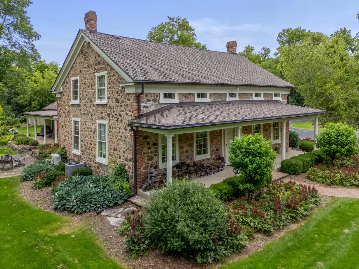 11533 N Parkview Dr, Mequon, WI 53092 - #1