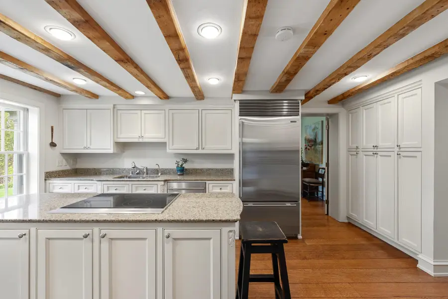 11533 N Parkview Dr, Mequon, WI 53092 - #2