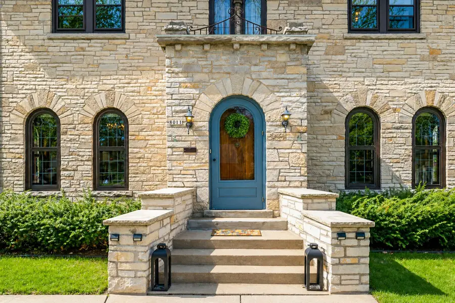 8011 Jackson Park Blvd, Wauwatosa, WI 53213 - #2