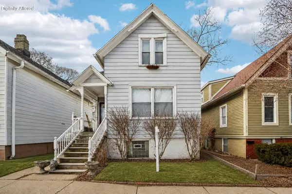 2557 N Gordon Pl, Milwaukee, WI 53212