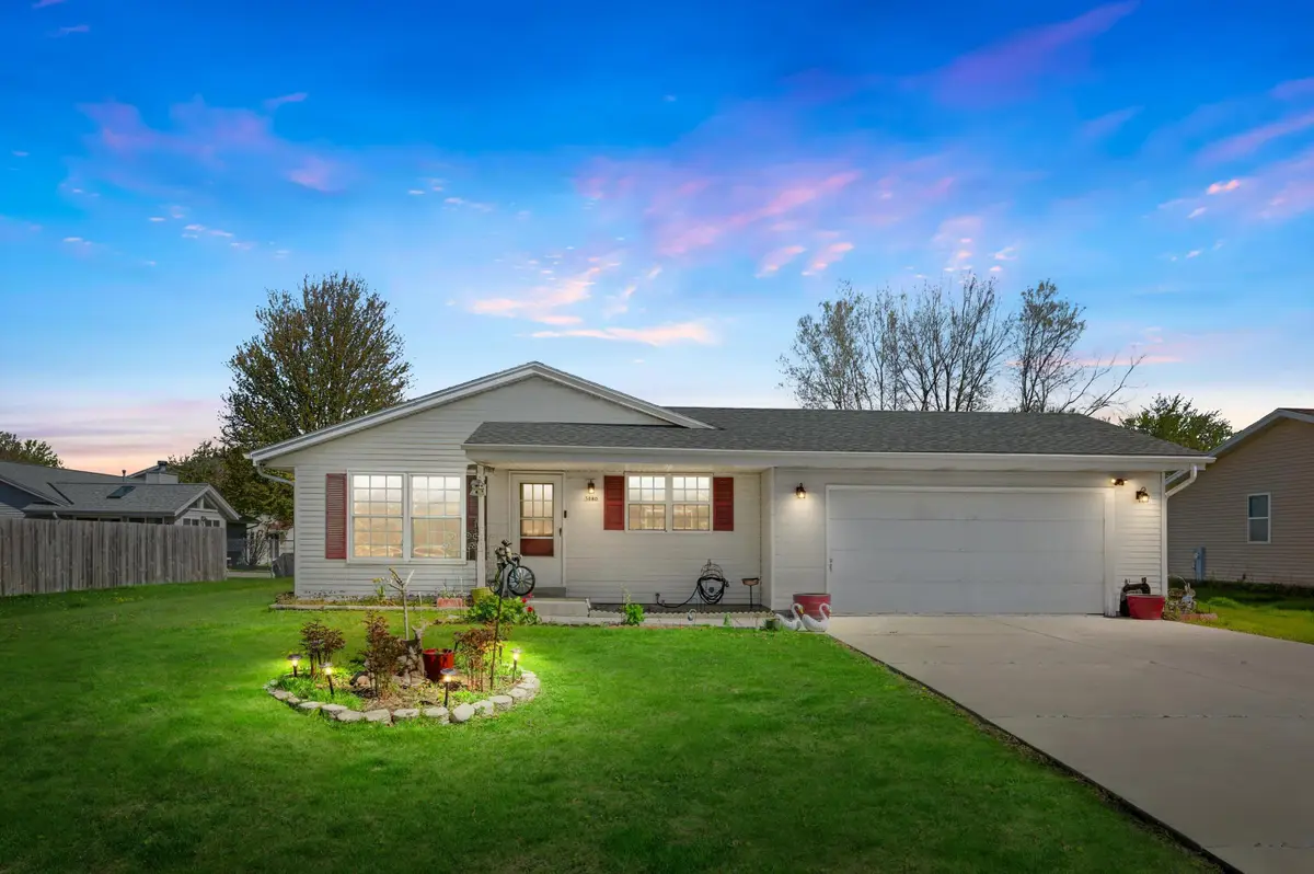 3080 W Kimberly Ave, Greenfield, WI 53221 - #1
