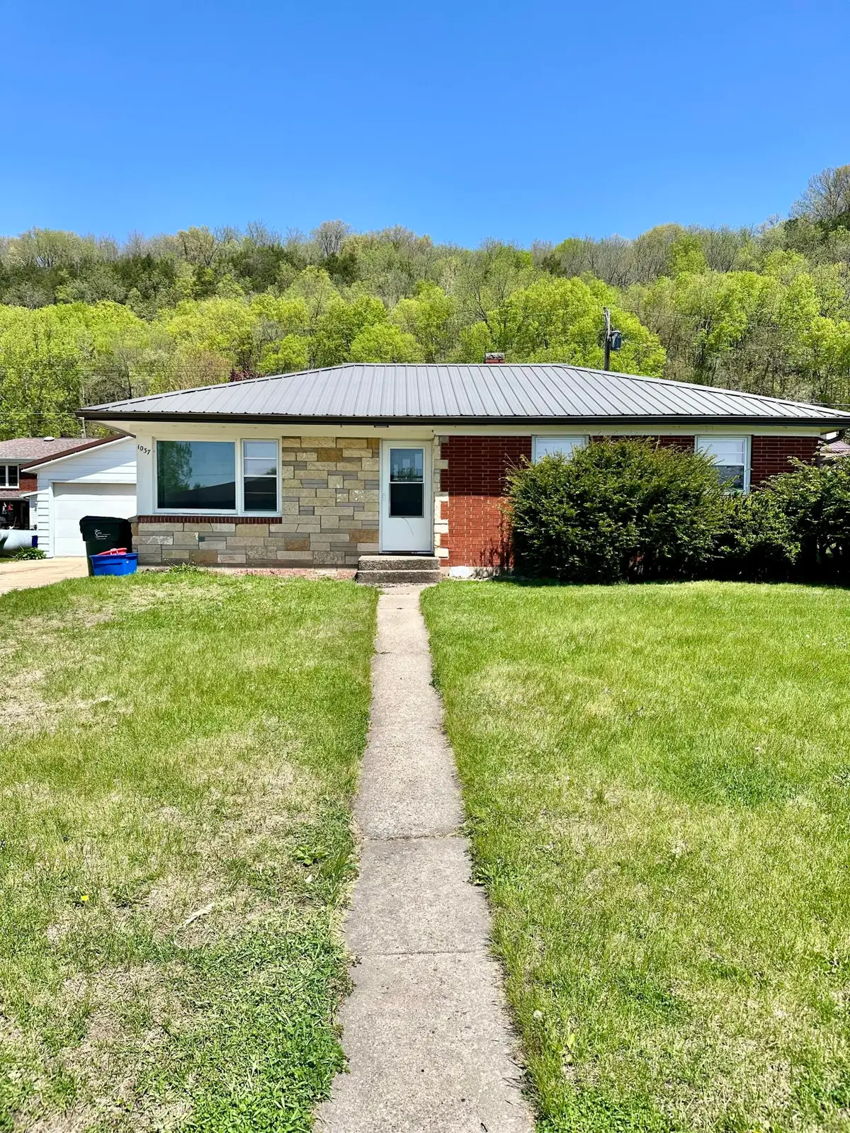 1037 Dewey St, Cassville, WI 53806 - #1