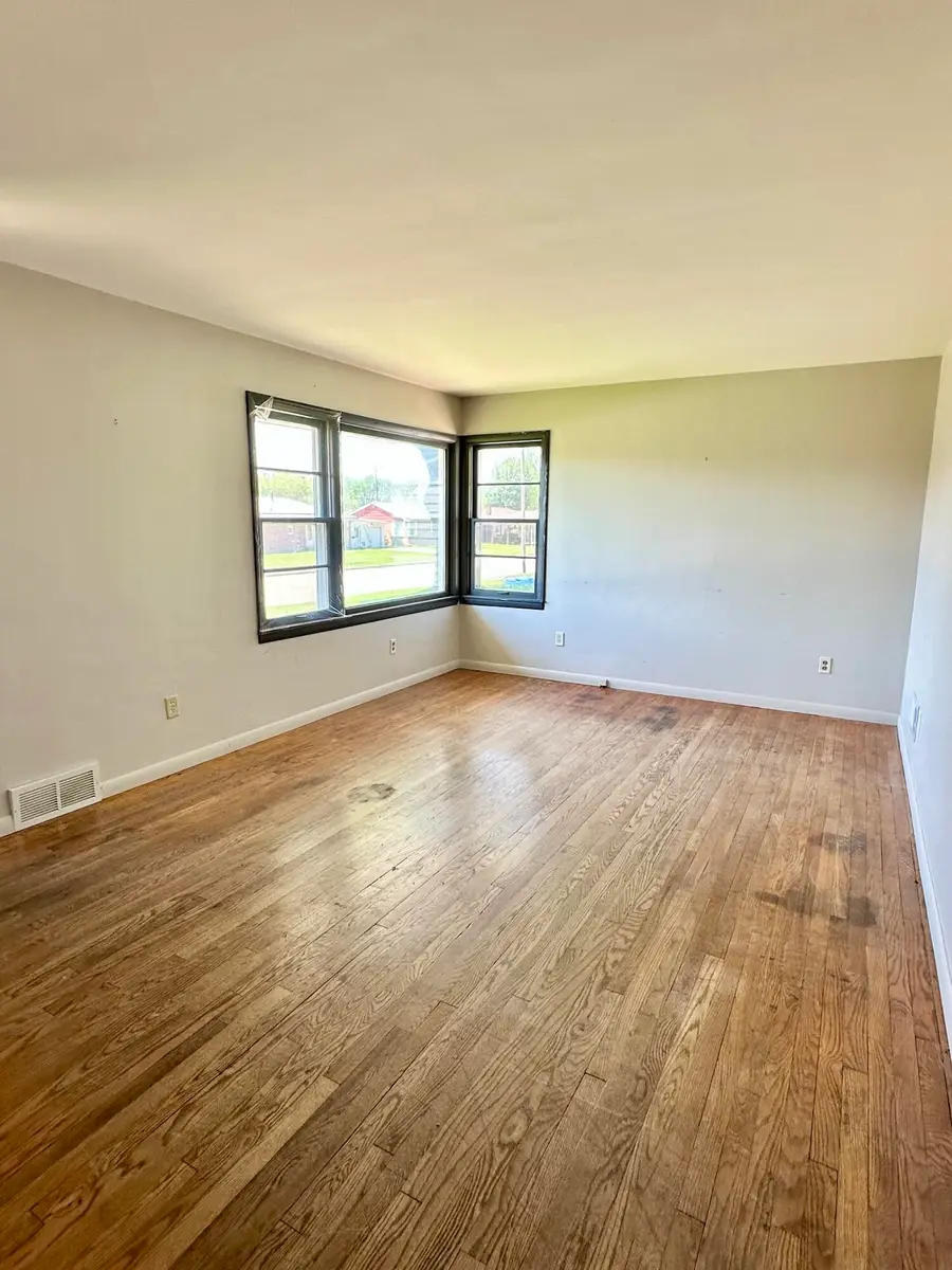 1037 Dewey St, Cassville, WI 53806 - #2