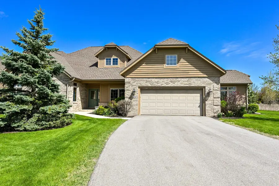 10803 N Essex Dr, Mequon, WI 53092 - #3