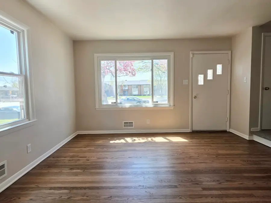 7212 W Silver Spring Dr, Milwaukee, WI 53218 - #3