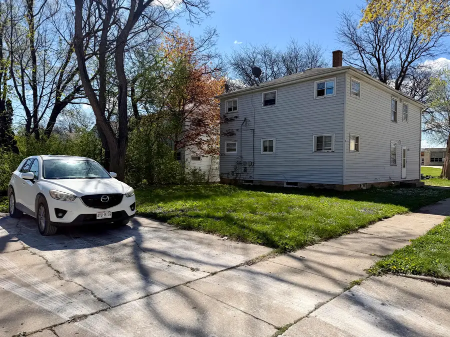 6530 W Carmen Ave, Milwaukee, WI 53218 - #2