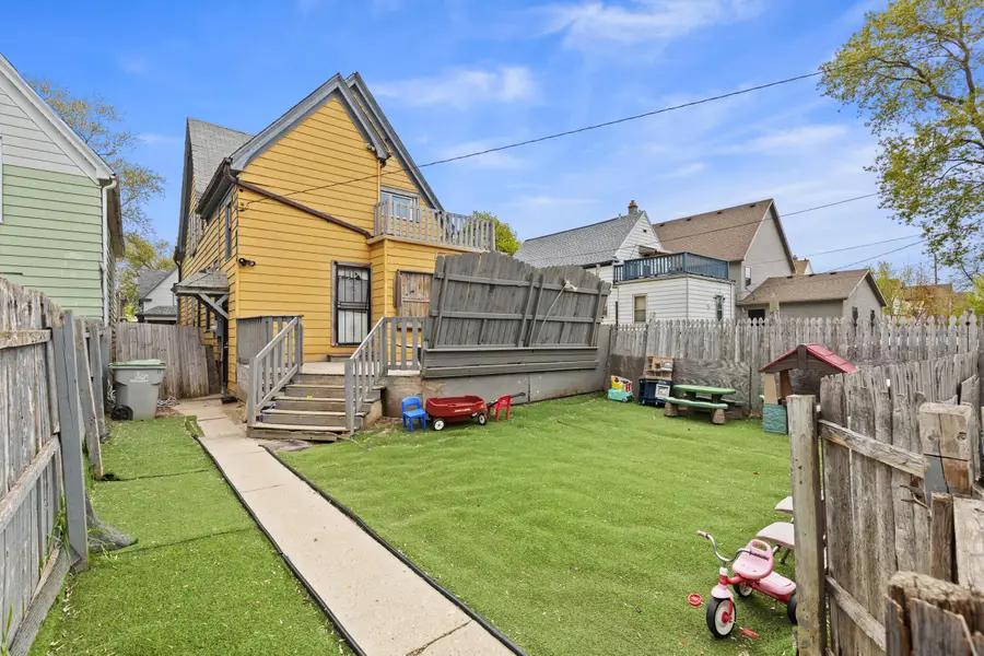 2850 N 28th St, Milwaukee, WI 53210 - #2