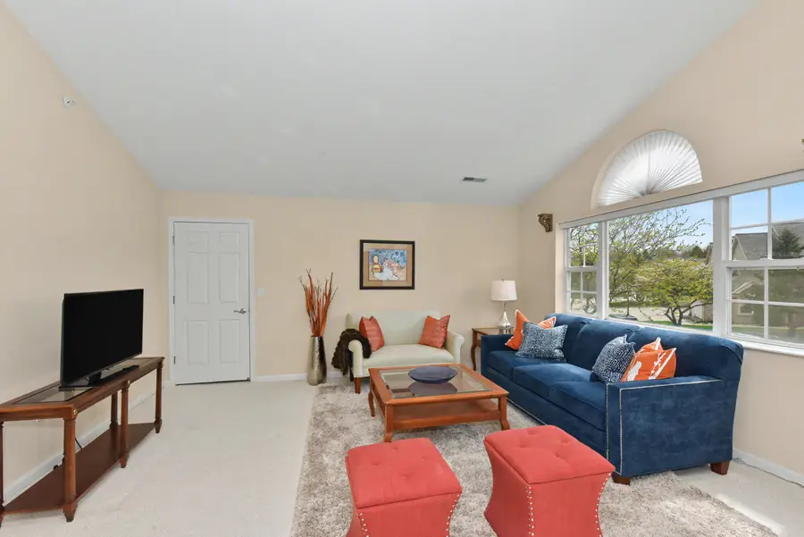 9128 W Elm Ct, Franklin, WI 53132 - #3