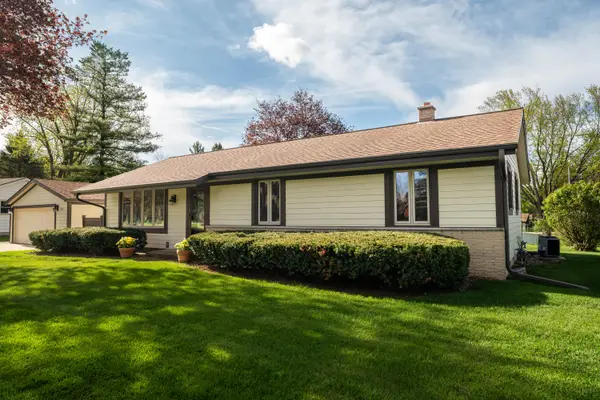 3351 Moraine Dr, Richfield, WI 53033
