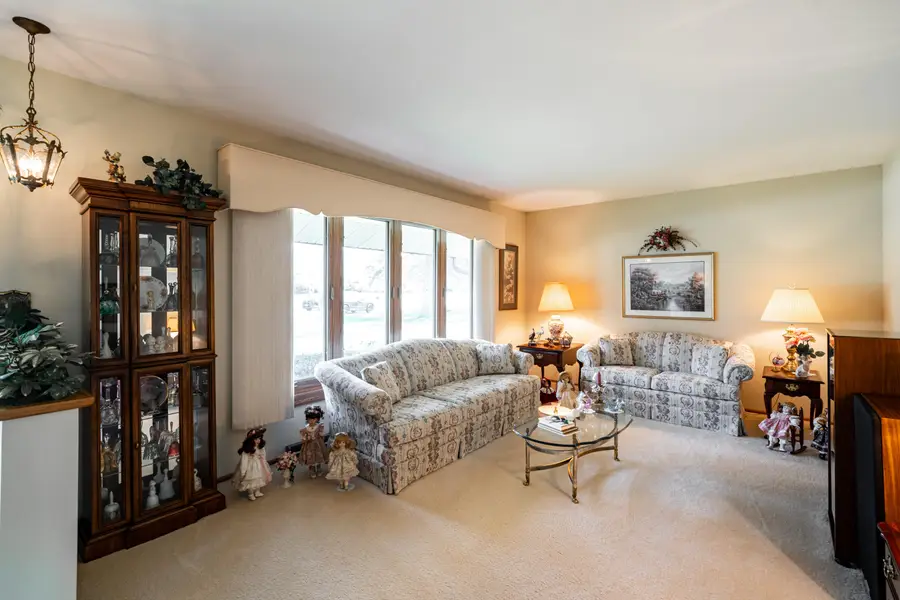 3351 Moraine Dr, Richfield, WI 53033 - #2