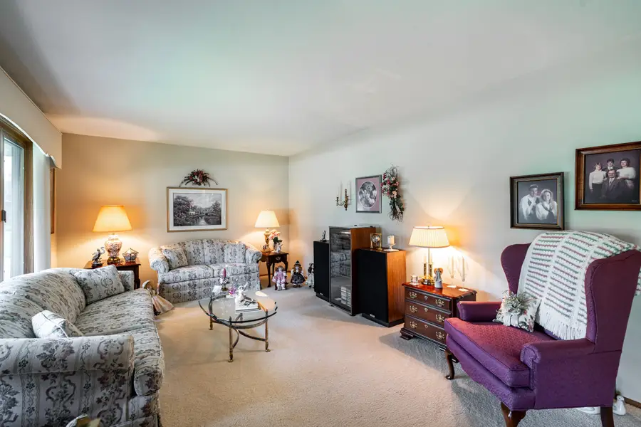 3351 Moraine Dr, Richfield, WI 53033 - #3