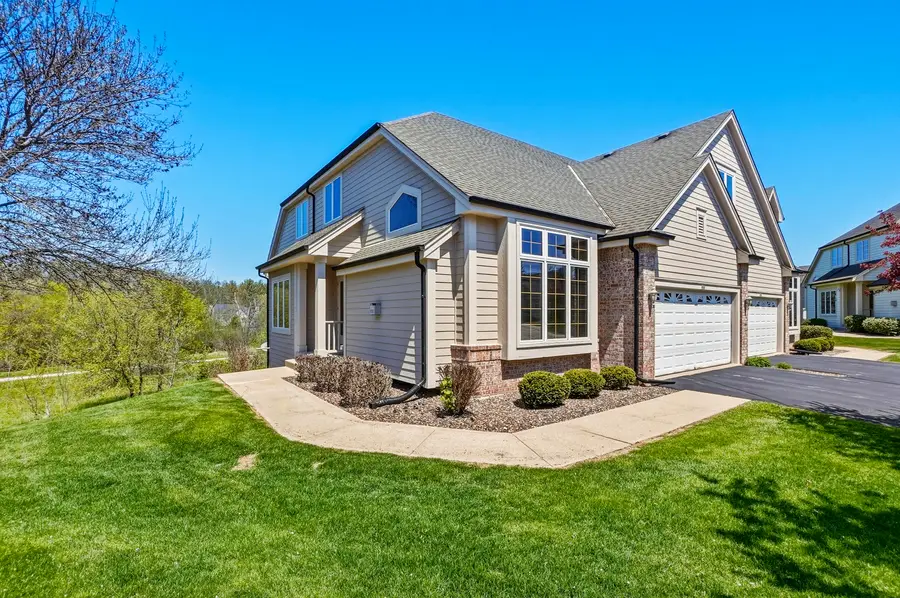 506 Spring Crest Cir, Waukesha, WI 53188 - #3