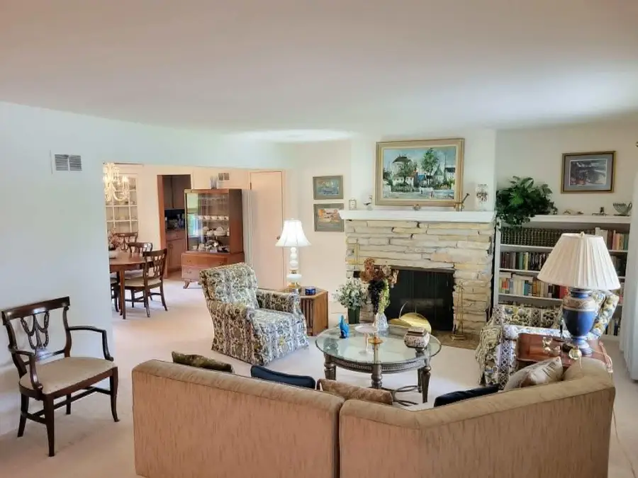 7275 N Navajo Ave, Glendale, WI 53217 - #2