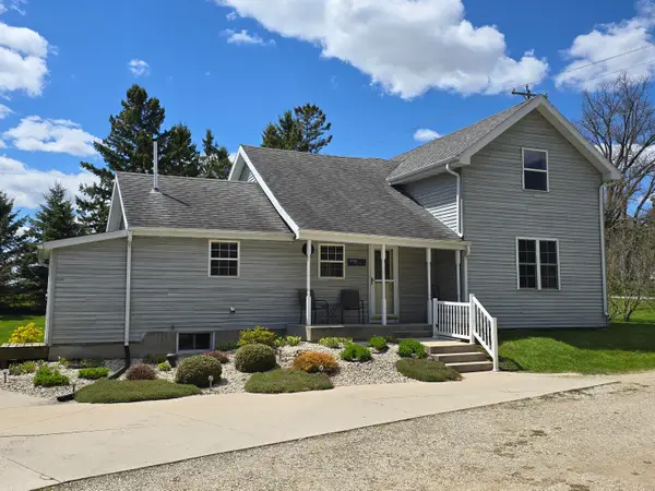 323 S Heritage Dr, Oostburg, WI 53070