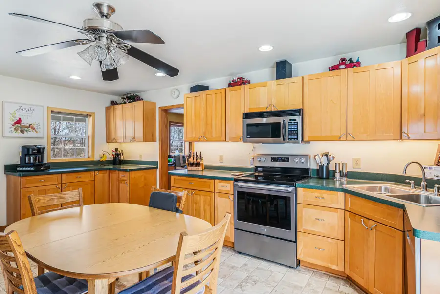 323 S Heritage Dr, Oostburg, WI 53070 - #3