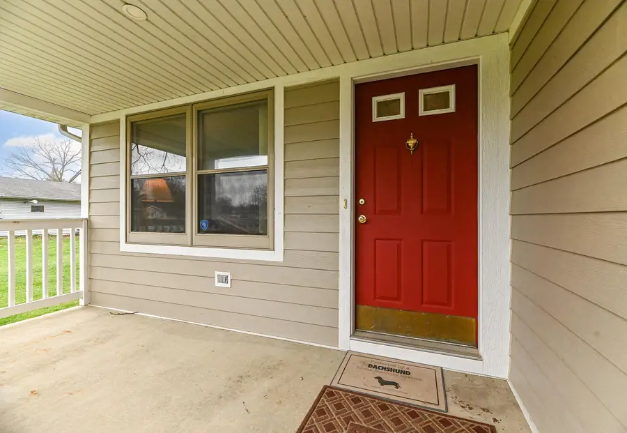 114 E Spruce St, Silver Lake, WI 53170 - #3