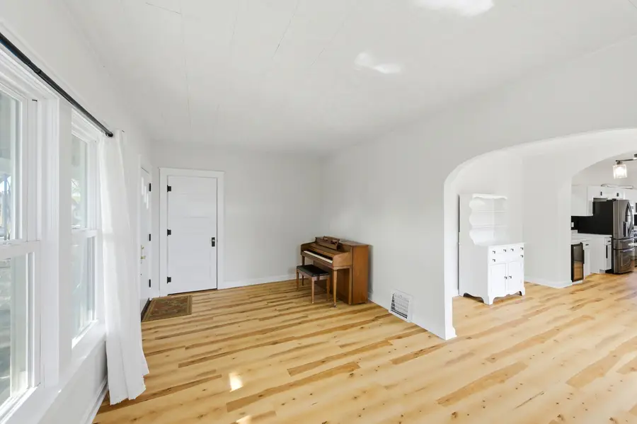 1514 S 36th St, Milwaukee, WI 53215 - #3
