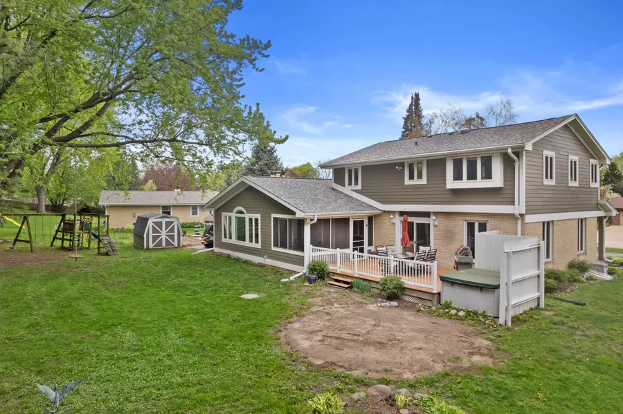 N51W35827 Hillcrest Ct, Oconomowoc, WI 53066 - #2