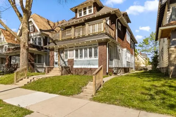 2560 N 41st St, Milwaukee, WI 53210