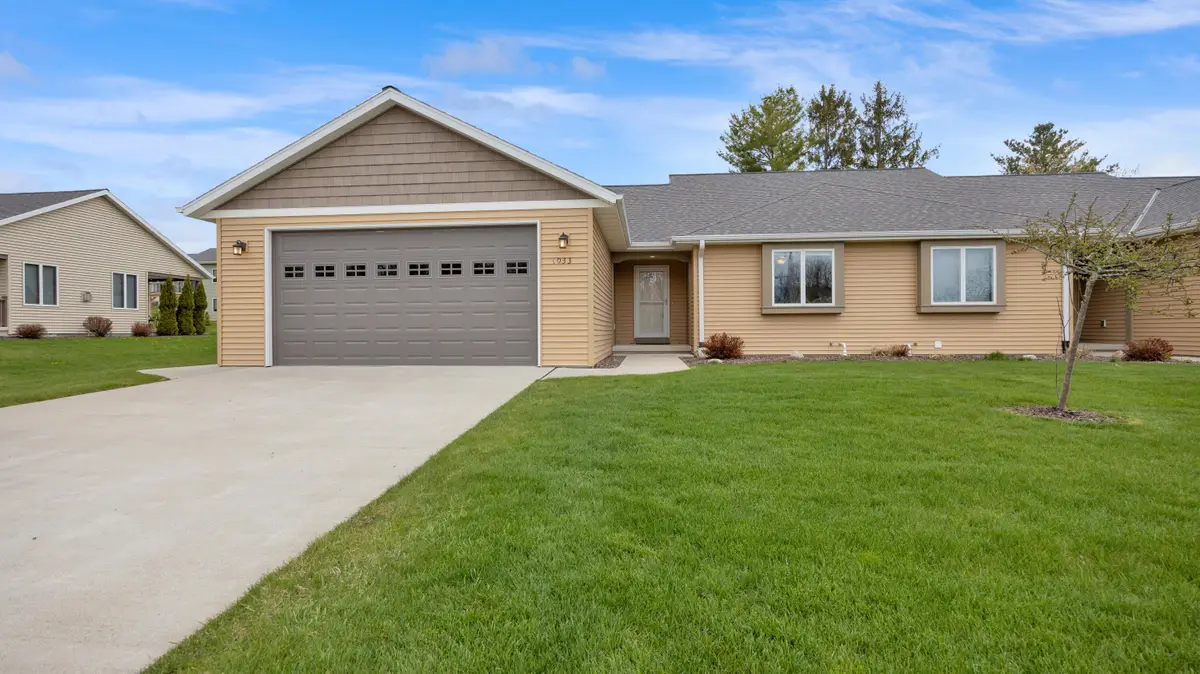 4033 Spring Ct, Sheboygan, WI 53083 - #1