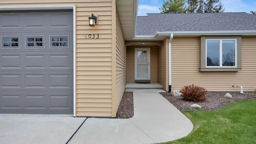 4033 Spring Ct, Sheboygan, WI 53083 - #3