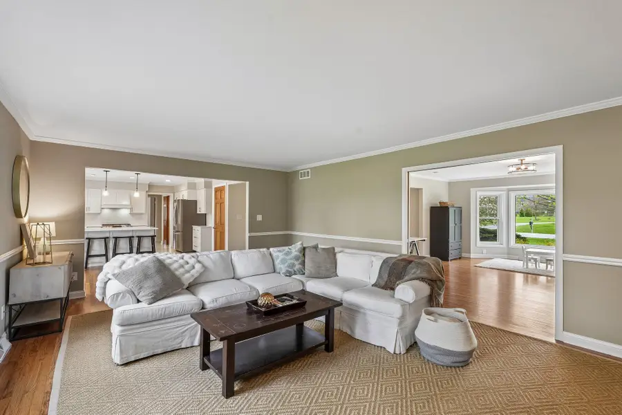 1722 W Thrush Ln, Mequon, WI 53092 - #3