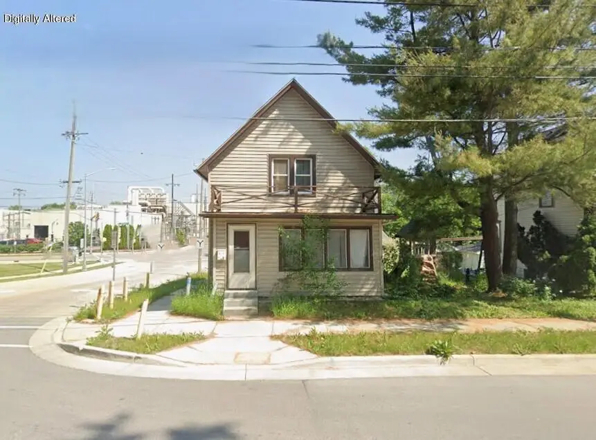 735 E North St, Waukesha, WI 53188 - #1