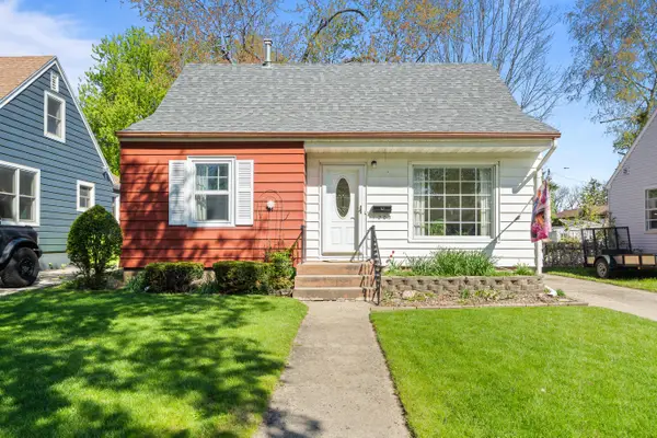 1205 Barnes St, Delavan, WI 53115