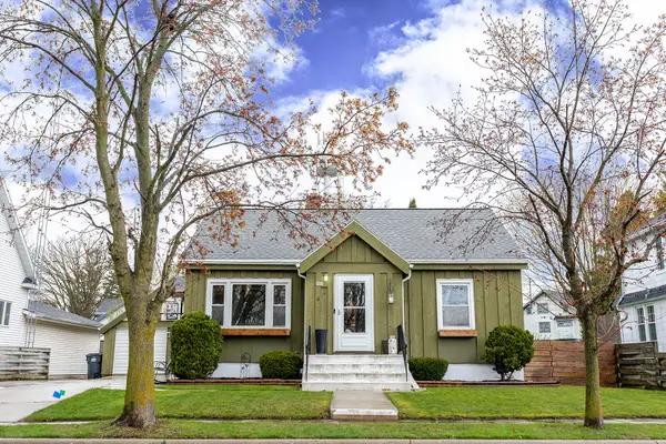 509 Jackson St, Mishicot, WI 54228