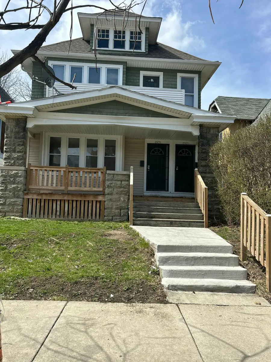 2560 N 41st St, Milwaukee, WI 53210 - #3