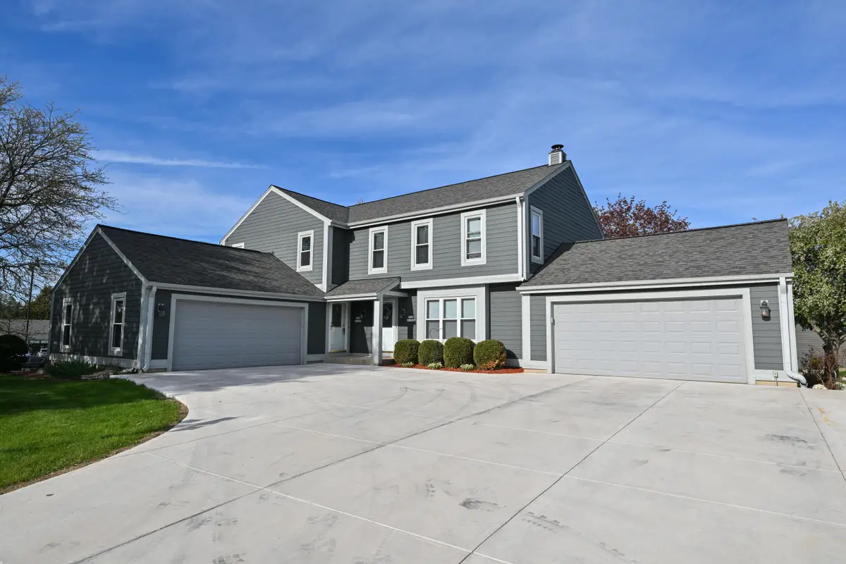 W167N11188 Queens Ct, Germantown, WI 53022 - #1