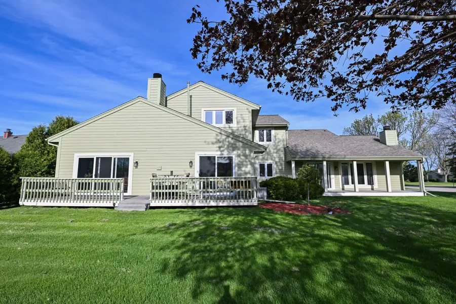 W167N11167 Queens Ct, Germantown, WI 53022 - #2