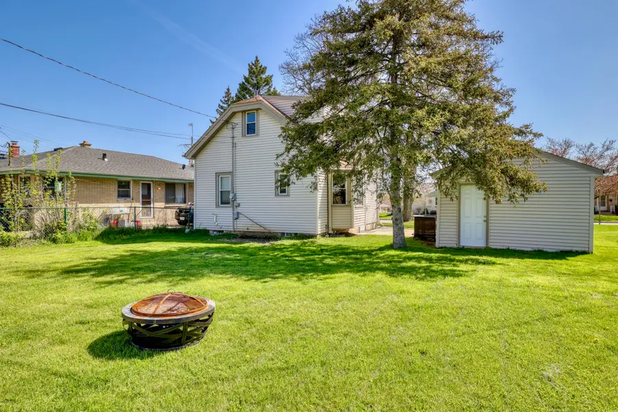 3533 S 44th St, Greenfield, WI 53220 - #3
