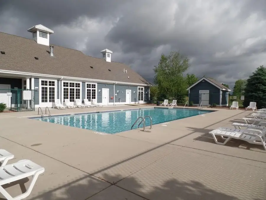 754 Bridlewood Dr, Hartford, WI 53027 - #3
