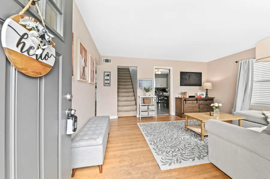 7926 W Wright St, Wauwatosa, WI 53213 - #2