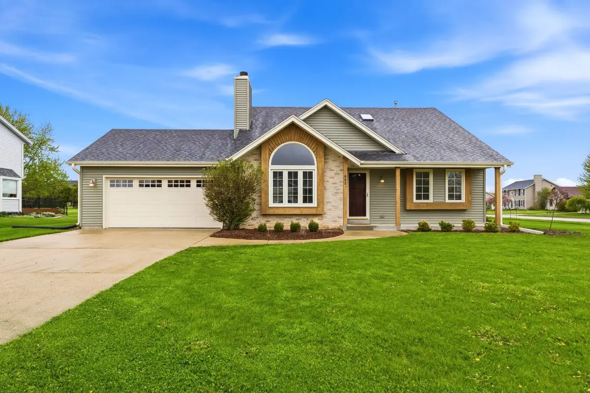 642 Small Farm Rd, Mukwonago, WI 53149 - #1