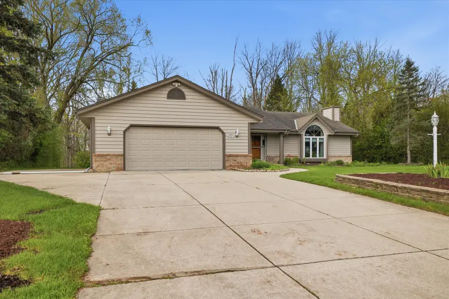N68W14817 Prudence Dr, Menomonee Falls, WI 53051 - #3