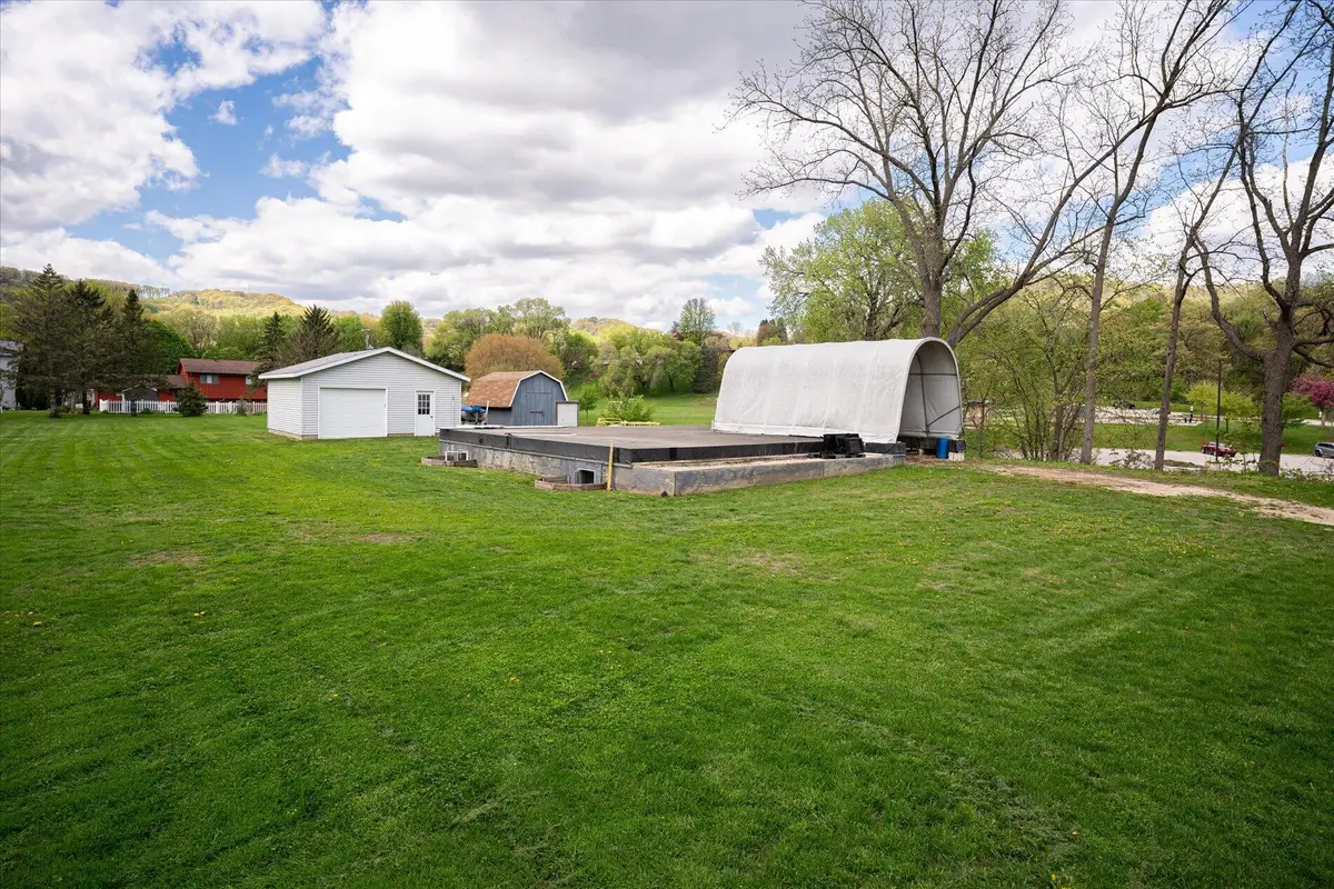 421 Walnut Pl, La Crescent, MN 55947 - #1