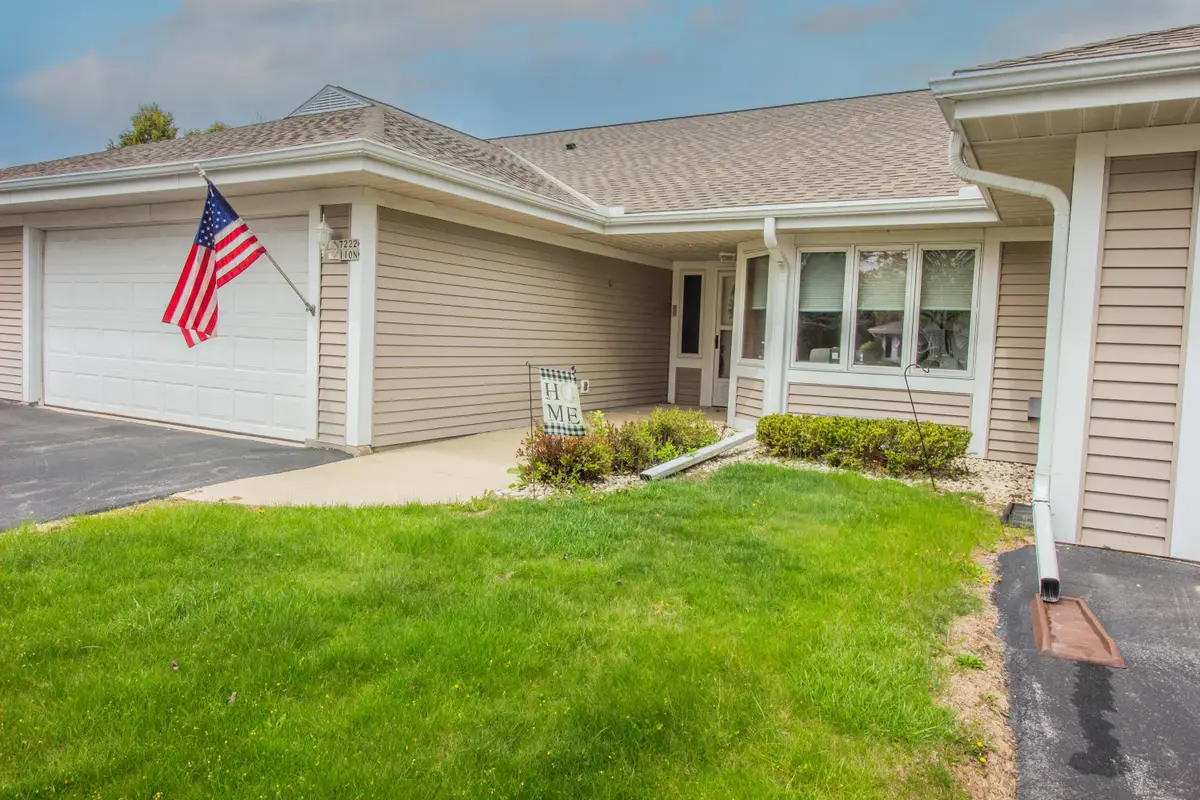 7222 W Mequon Square Dr, Mequon, WI 53092 - #1