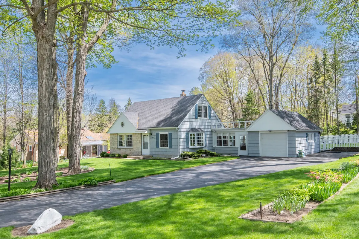 730 Georges Ave, Brookfield, WI 53045 - #1